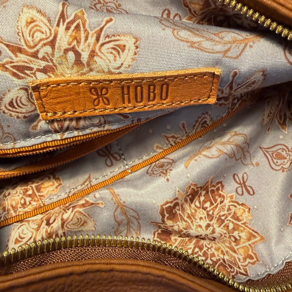 Chic Brown Leather Crossbody Bag - Picture 3 of 4